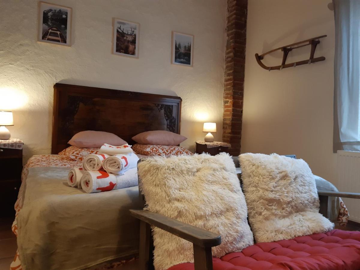 Bnb Ferme Beauregard Les Pyrenees Artigat Exterior foto