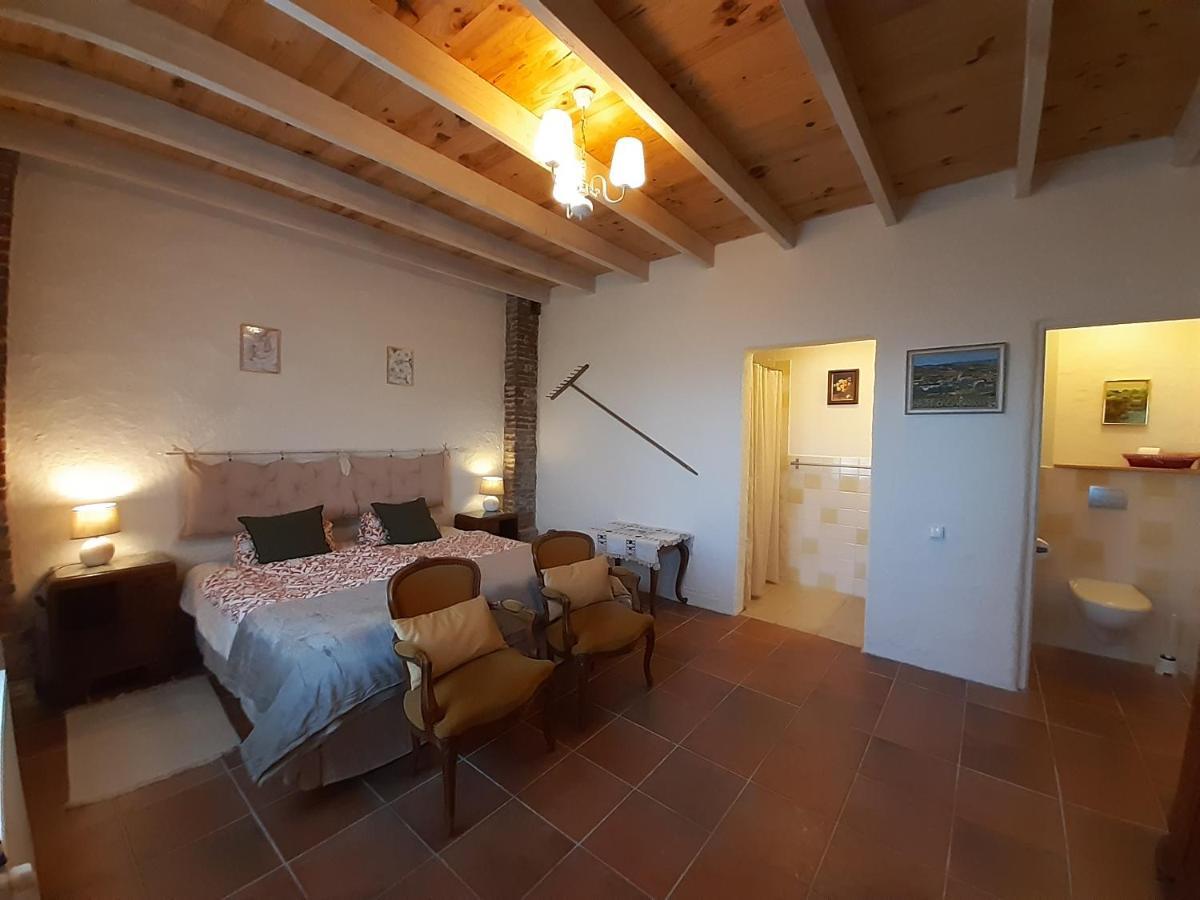 Bnb Ferme Beauregard Les Pyrenees Artigat Exterior foto