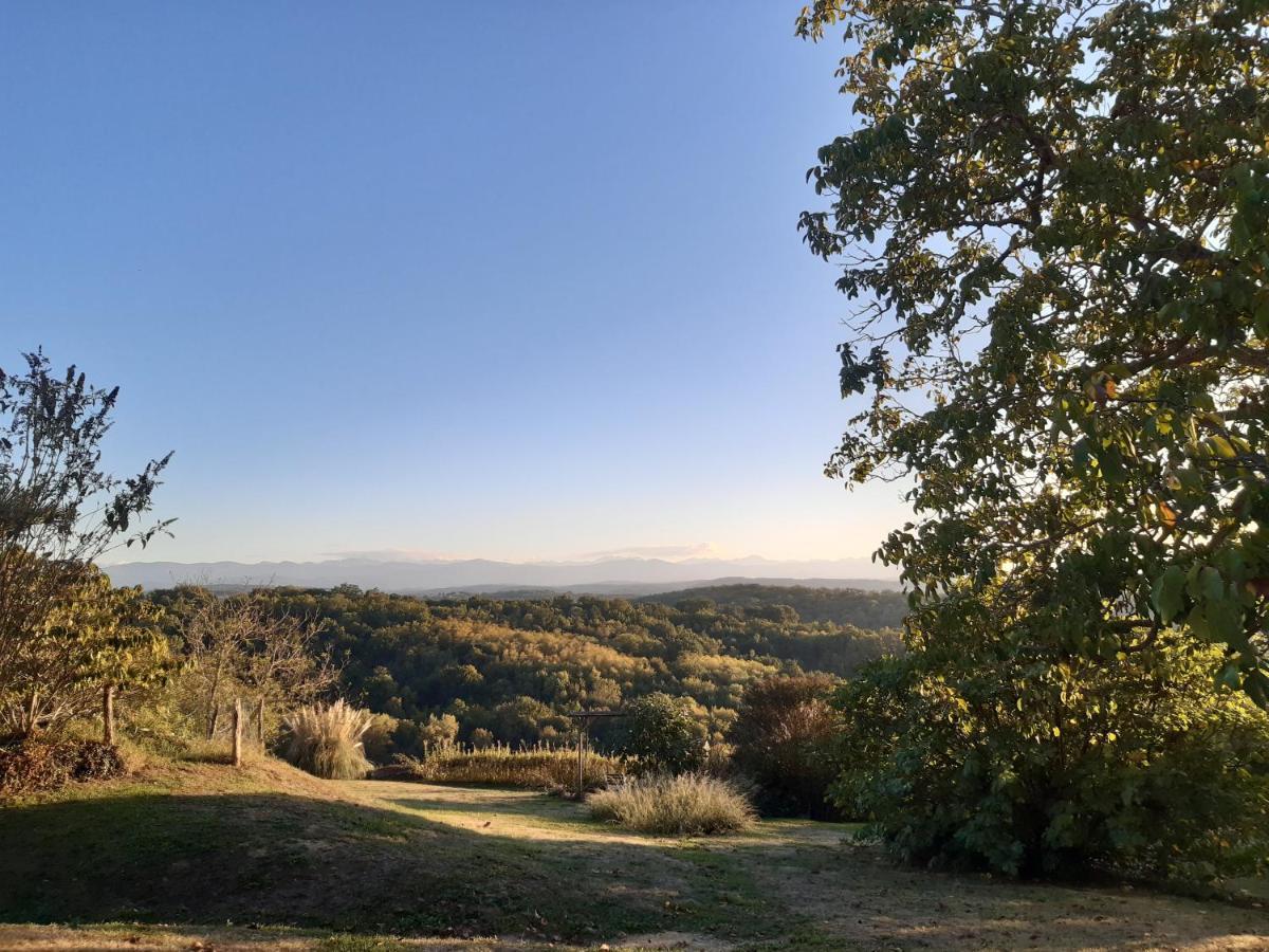 Bnb Ferme Beauregard Les Pyrenees Artigat Exterior foto