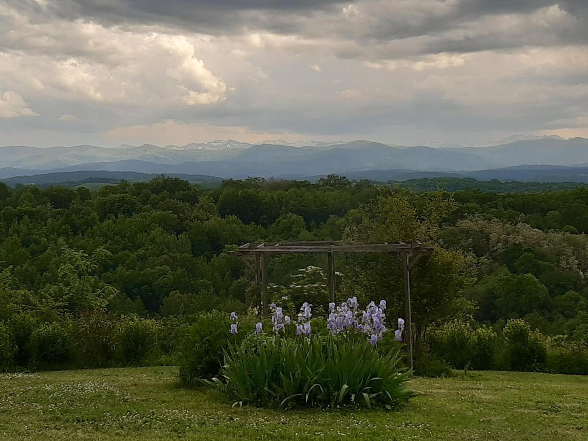 Bnb Ferme Beauregard Les Pyrenees Artigat Exterior foto