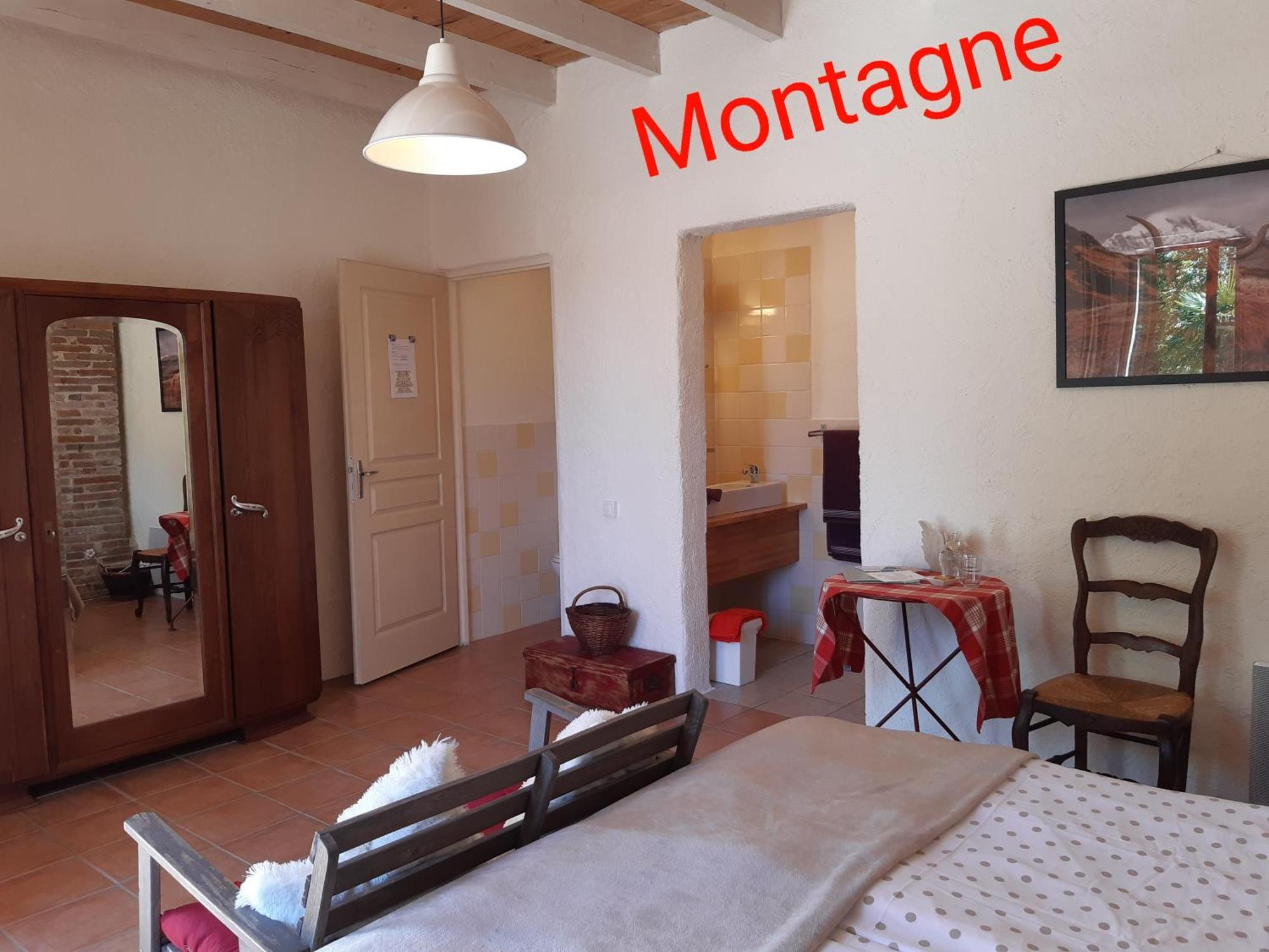 Bnb Ferme Beauregard Les Pyrenees Artigat Zimmer foto
